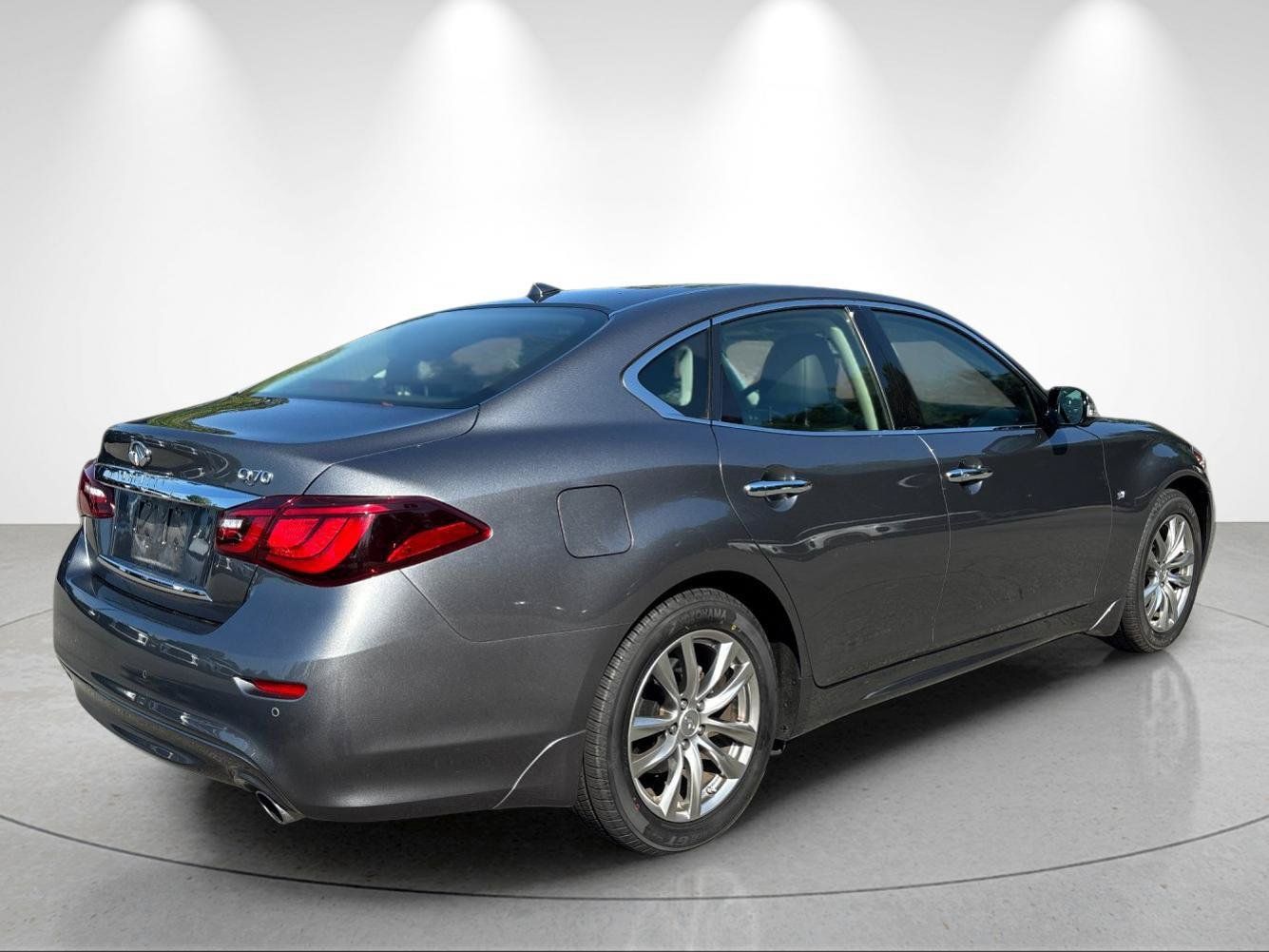 Used 2015 INFINITI Q70 3.7 w/ Technology Package RWD image 5