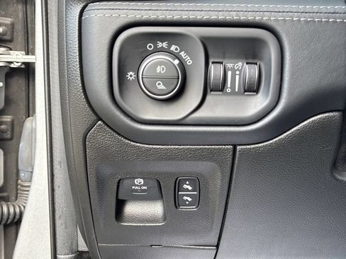 Used 2019 RAM 1500 Limited RWD image 31