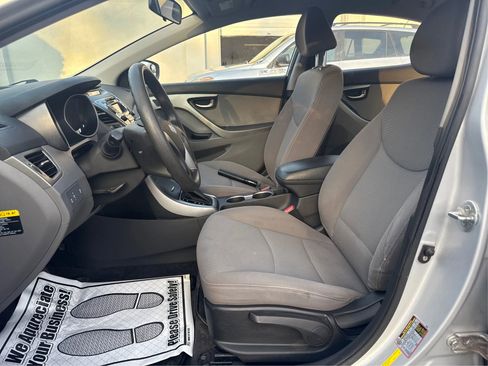 Used 2016 Hyundai Elantra SE image 11