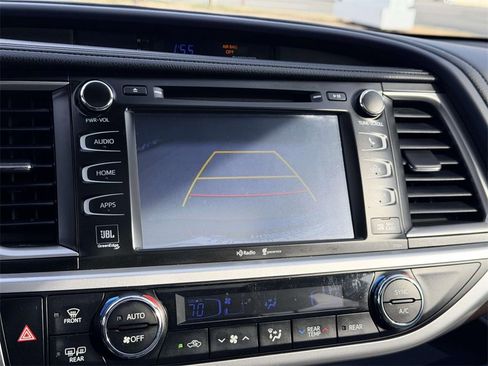 Used 2015 Toyota Highlander Limited image 4