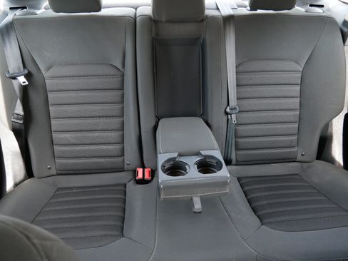 Used 2018 Ford Fusion SE w/ Fusion SE Technology Package FWD image 13