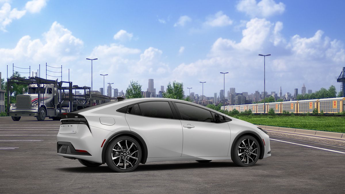 New 2027 Toyota Prius Plug-In Hybrid FWD image 13