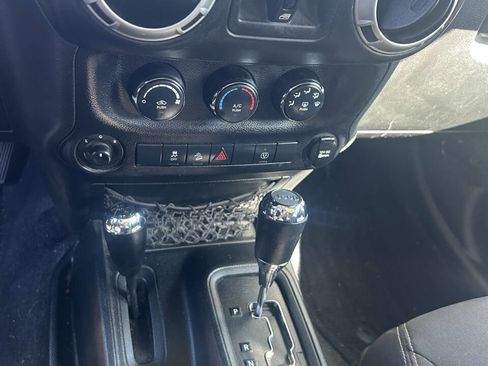 Used 2017 Jeep Wrangler Unlimited Sahara w/ Connectivity Group image 4