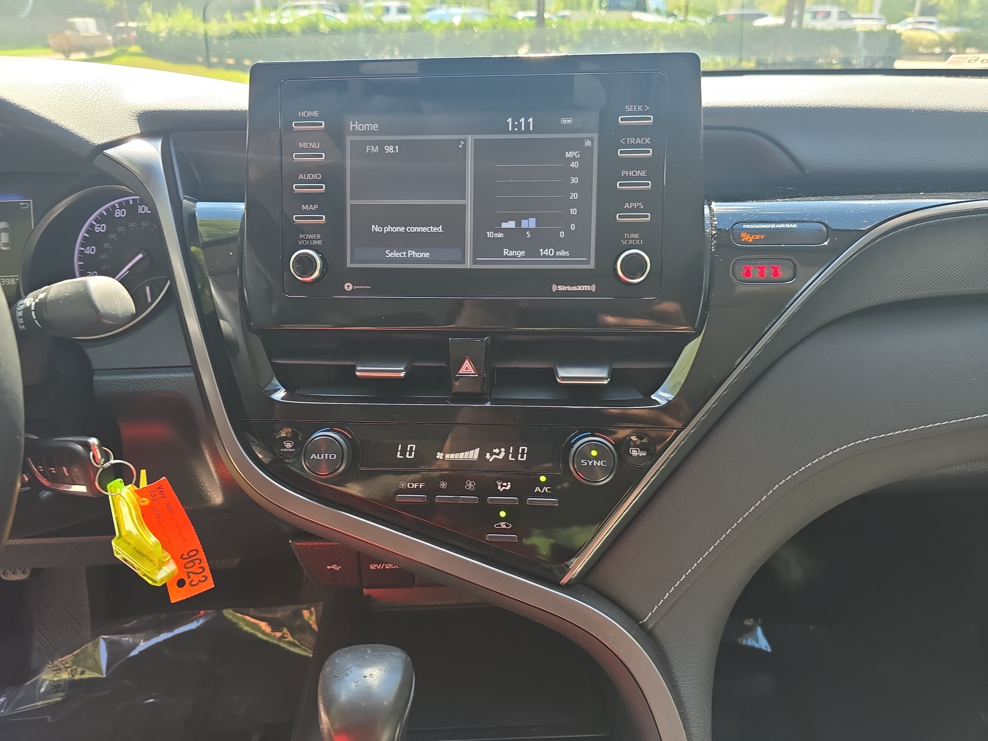 Used 2024 Toyota Camry SE FWD image 19