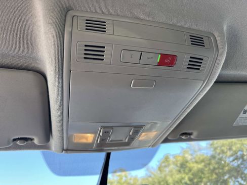 Used 2021 Volkswagen Tiguan S image 27