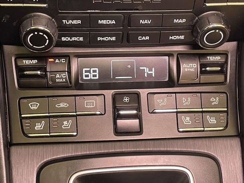 Used 2018 Porsche 911 Carrera GTS image 31