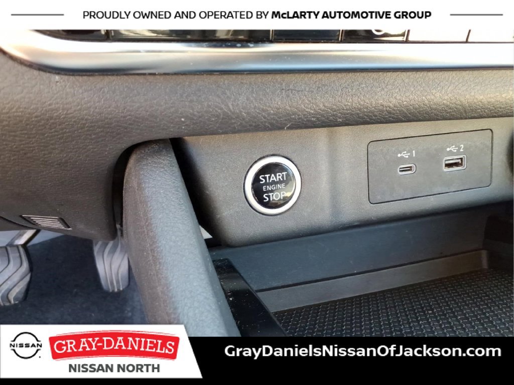Used 2021 Nissan Rogue SV w/ Premium Package FWD image 16