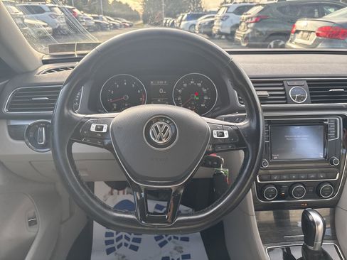 Used 2016 Volkswagen Passat 1.8T SE w/ Lighting Package (P06) image 20
