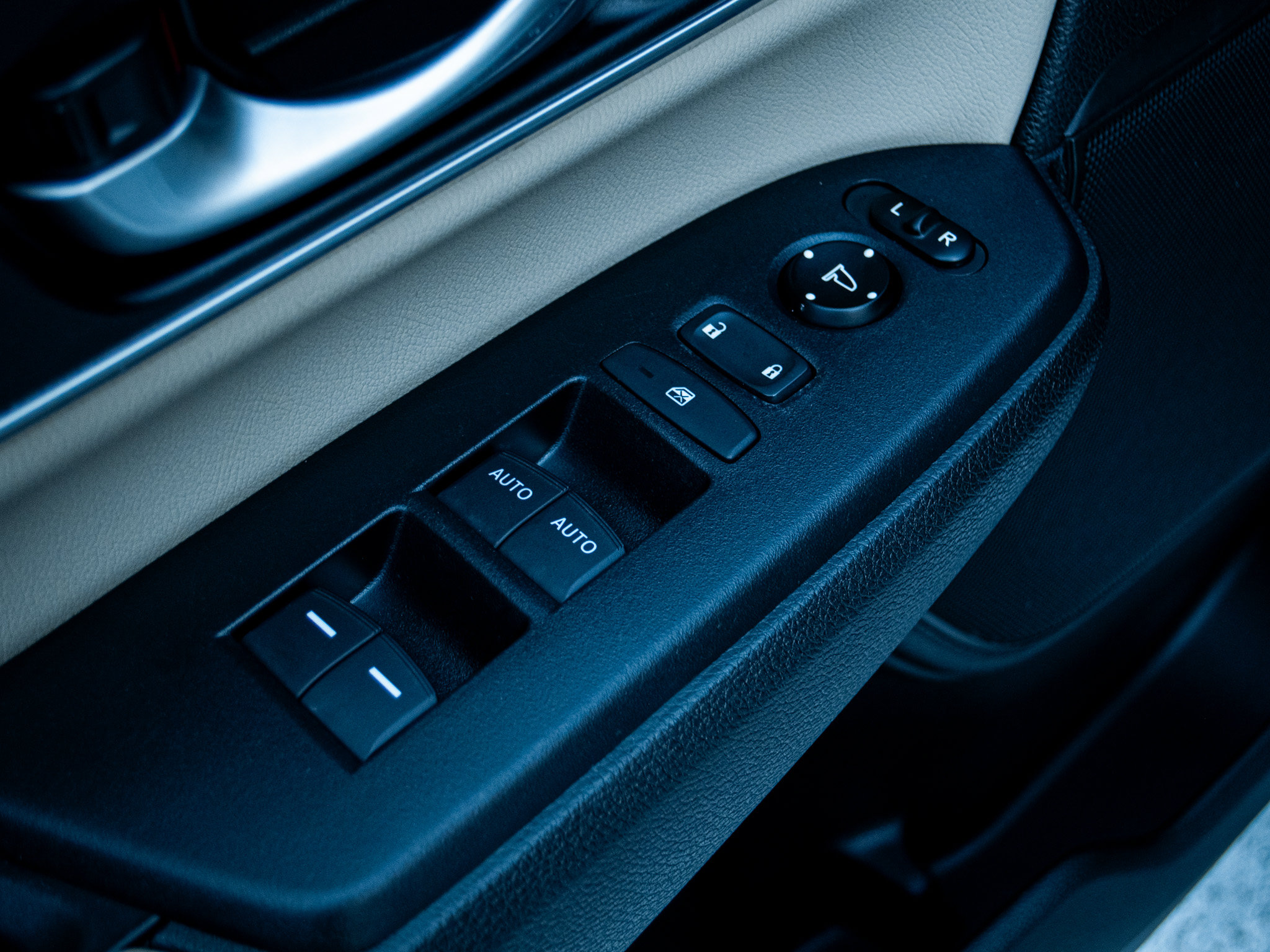 Used 2020 Honda CR-V Touring image 15