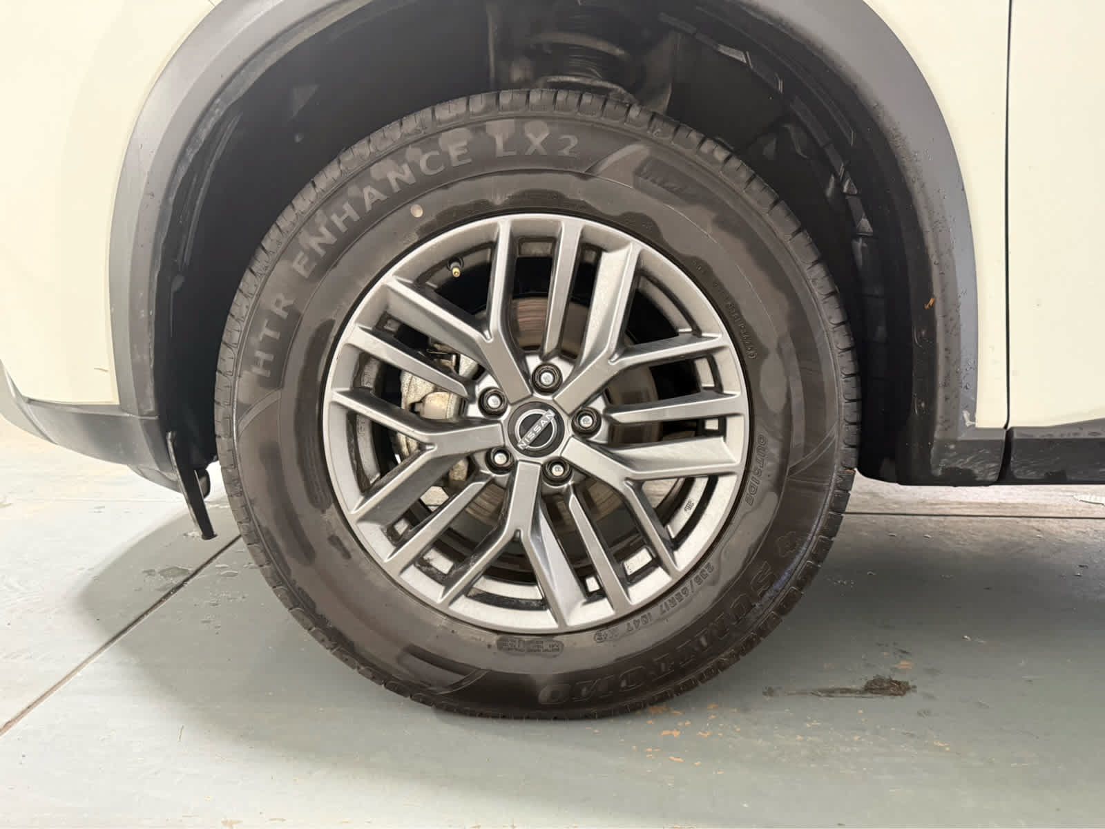 Used 2023 Nissan Rogue S AWD/4WD image 10
