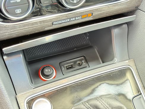 Used 2018 Volkswagen Passat 2.0T SE image 59