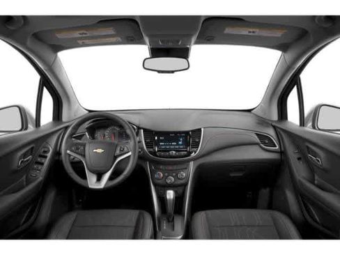 Used 2019 Chevrolet Trax LT w/ LT Convenience Package AWD/4WD image 11