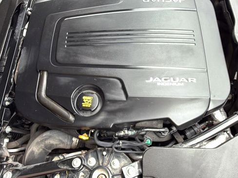 Used 2019 Jaguar F-TYPE Coupe image 33