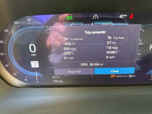 Certified 2023 Volvo XC40 B5 Plus w/ Protection Package Premier image 10