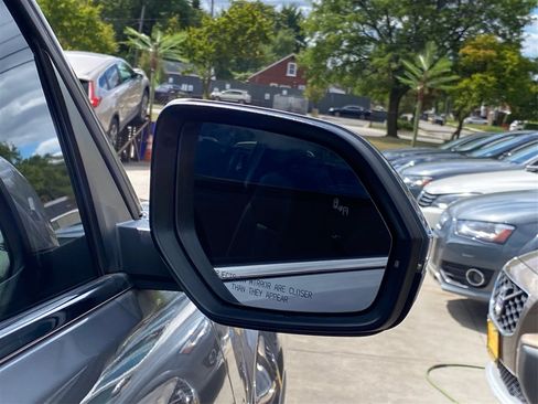 Used 2021 Volkswagen Atlas Cross Sport SE image 22