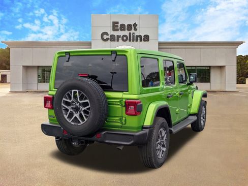 New 2026 Jeep Wrangler Unlimited Sahara AWD/4WD image 3