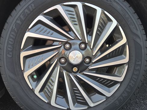Used 2023 Hyundai Sonata Limited FWD image 18