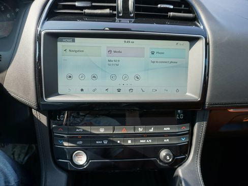 Used 2019 Jaguar F-PACE Portfolio AWD/4WD image 11