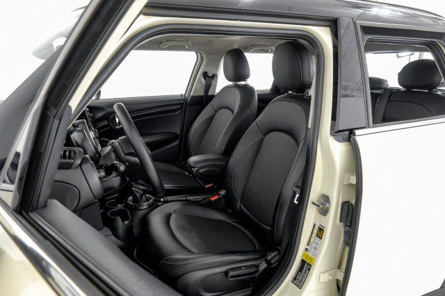 Used 2016 MINI Cooper 4-Door Hardtop FWD image 29