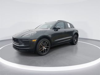 Used 2022 Porsche Macan video 4