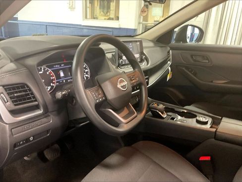 Used 2026 Nissan Rogue S AWD/4WD image 8