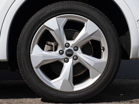 Used 2023 Audi Q5 2.0T Prestige AWD/4WD image 13