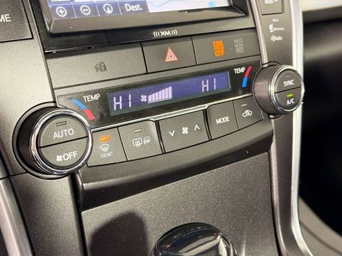 Used 2016 Toyota Camry SE FWD image 16