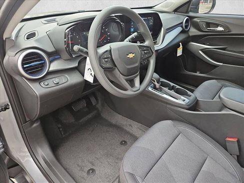 New 2026 Chevrolet Trax LS image 3