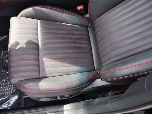 Used 2023 Genesis G70 2.0T w/ Sport Prestige Package image 32