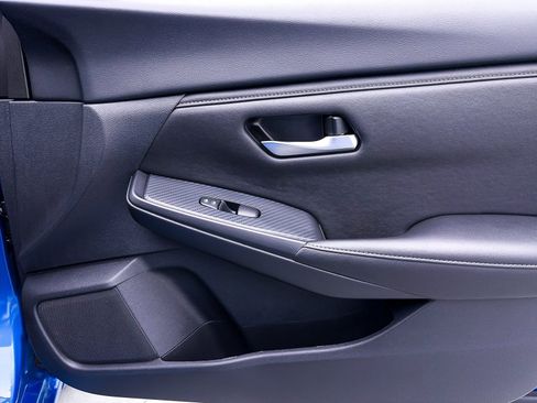 Used 2025 Nissan Sentra SV image 29