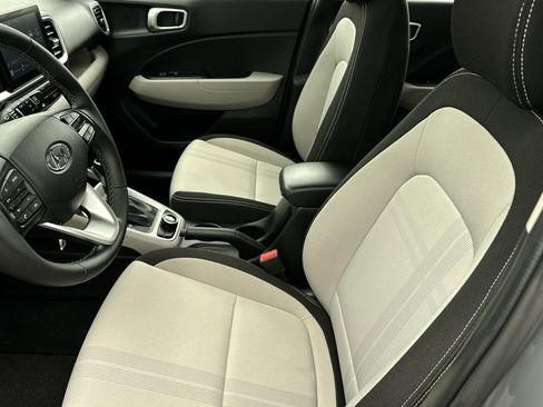 Used 2021 Hyundai Venue SEL image 14