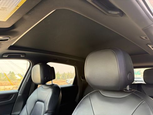 Used 2019 Porsche Cayenne AWD/4WD image 17