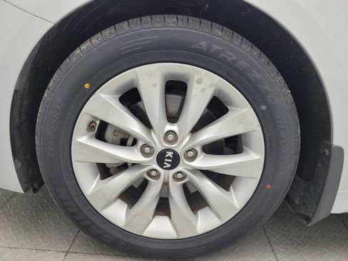Used 2018 Kia Optima EX w/ Premium Package FWD image 31