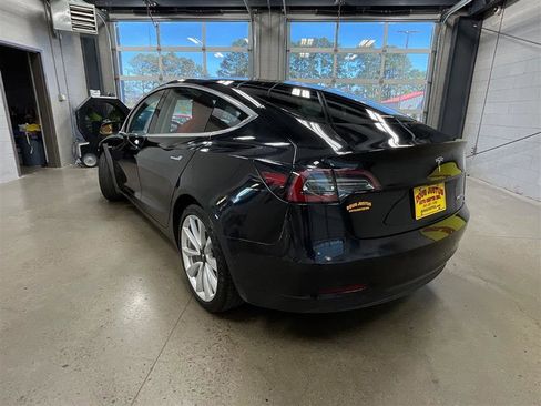 Used 2018 Tesla Model 3 Long Range image 3