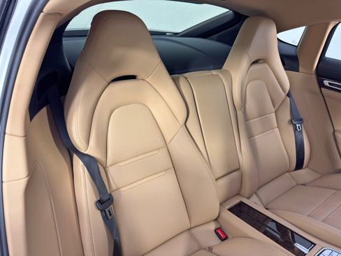 Used 2021 Porsche Panamera w/ Premium Package image 41