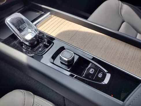 New 2026 Volvo XC60 B5 Plus w/ Protection Package Premier image 15