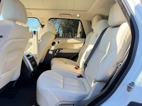 Used 2017 Land Rover Range Rover Sport HSE image 15