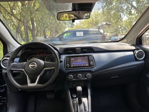 Used 2025 Nissan Versa SV FWD image 30