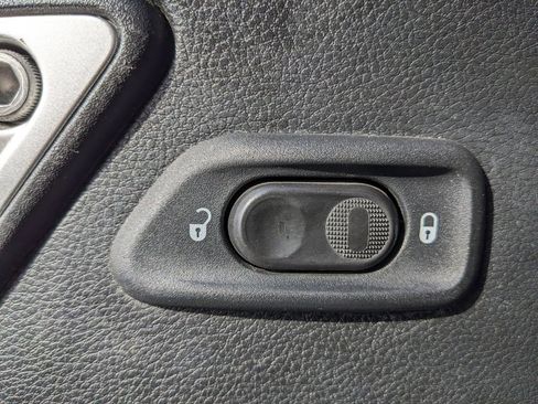 Used 2017 Jeep Wrangler Unlimited Sahara w/ Connectivity Group image 44