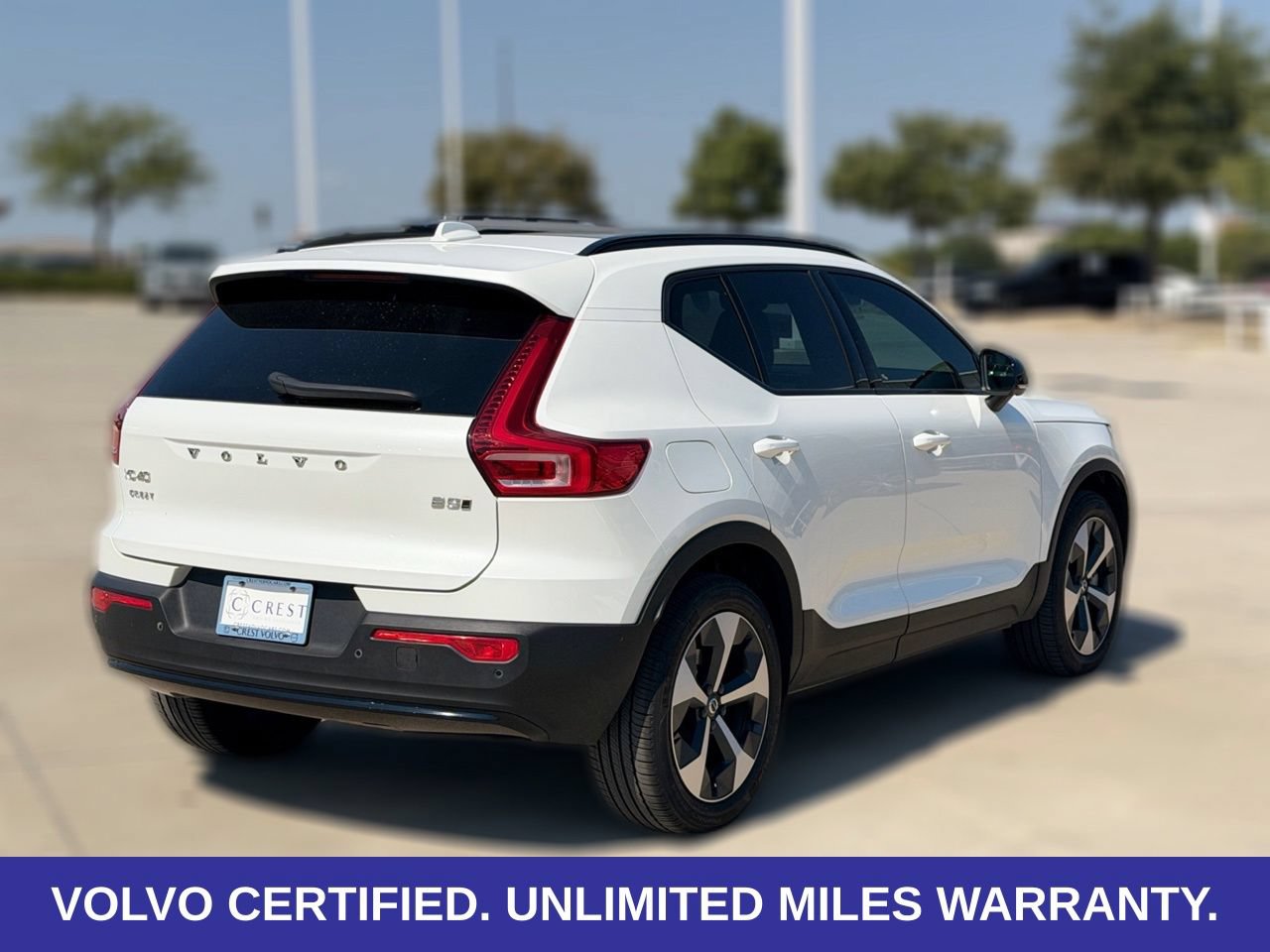 Certified 2025 Volvo XC40 B5 Plus AWD/4WD image 8