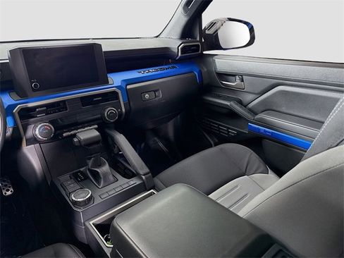 Certified 2025 Toyota Tacoma TRD Sport image 21