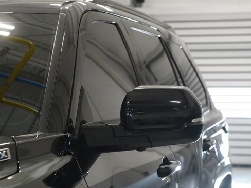 Used 2024 Toyota Sequoia Platinum image 9