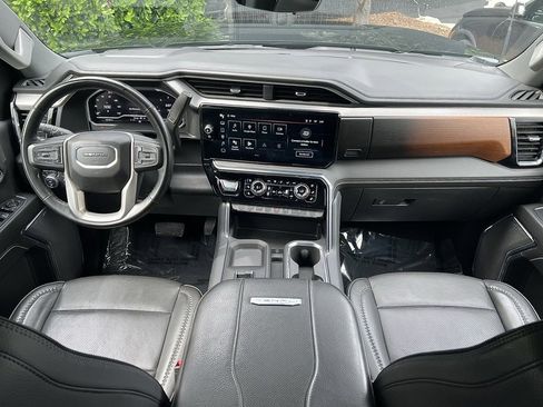 Used 2024 GMC Sierra 3500 Denali w/ Denali Reserve Package image 33