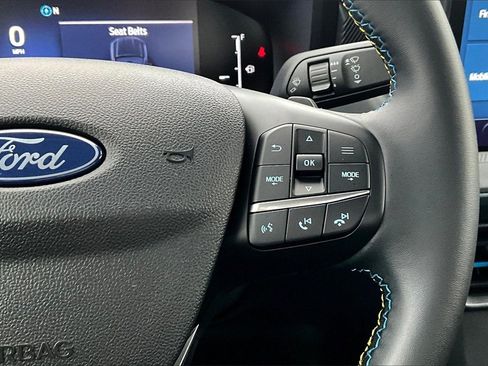 Used 2025 Ford Maverick Lobo image 26