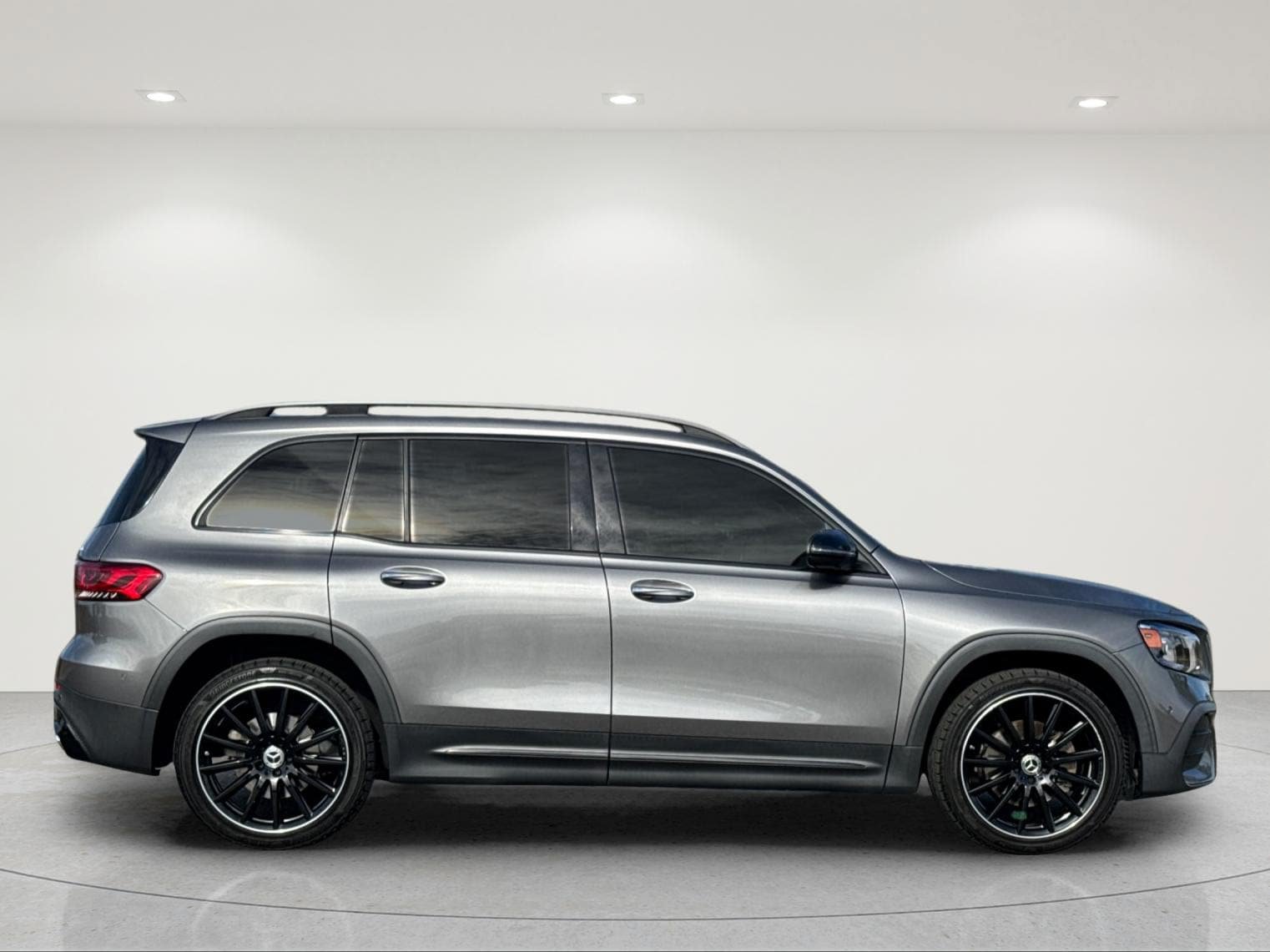 Used 2023 Mercedes-Benz GLB 250 4MATIC image 7
