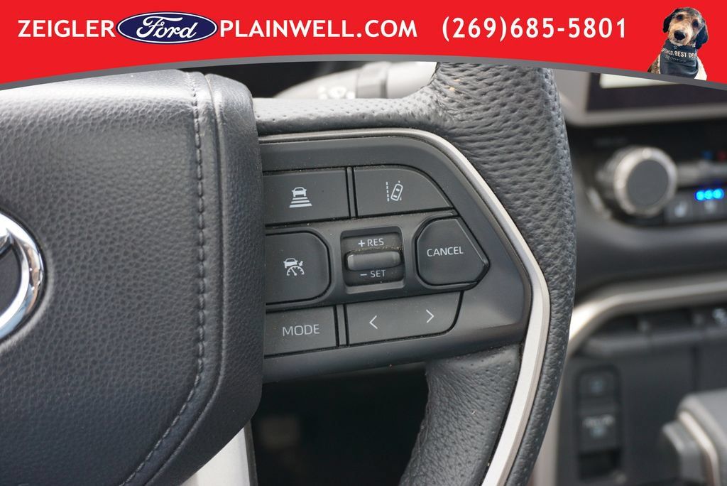 Used 2025 Toyota Tundra Limited AWD/4WD image 21