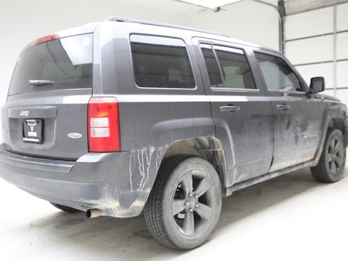 Used 2015 Jeep Patriot High Altitude image 4