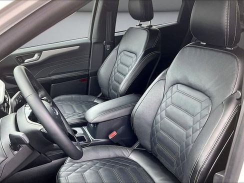 Used 2023 Ford Escape Platinum w/ Premium Technology Package AWD/4WD image 20