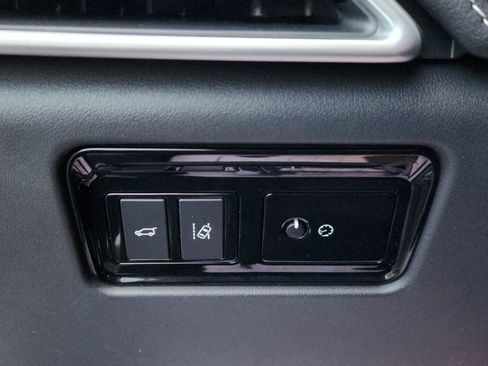 Used 2017 Jaguar F-PACE R-Sport image 12