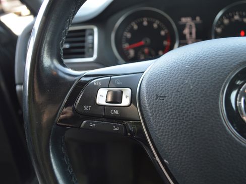 Used 2018 Volkswagen Jetta SE FWD image 15